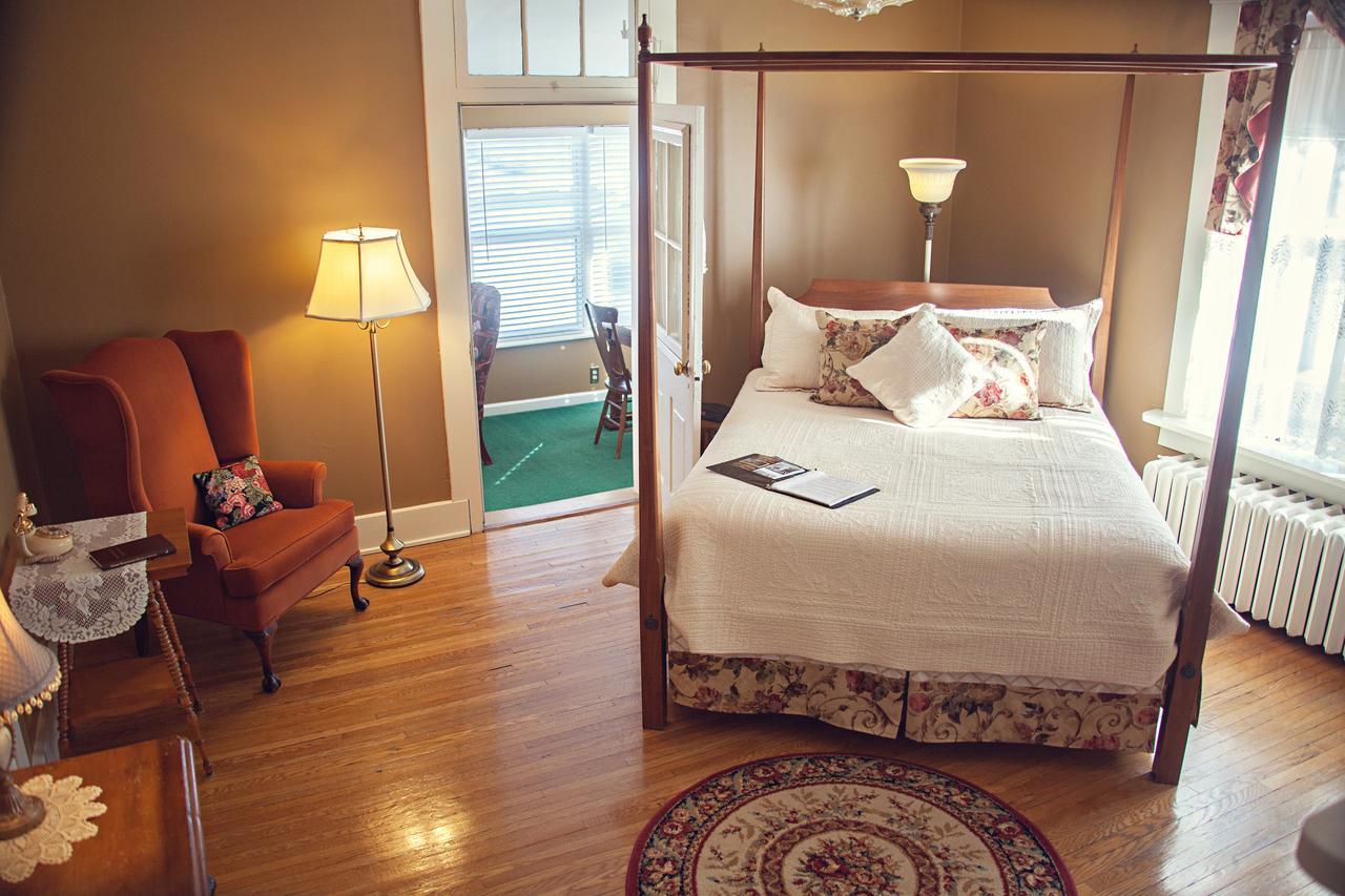 The Carriage Inn Bed And Breakfast Charles Town Quarto foto